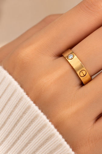 Stainless steel, anti-tarnish, hypoallergenic, screw motif design, diameter gold