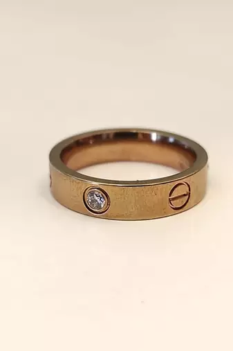 Stainless steel, anti-tarnish, hypoallergenic, screw motif design, diameter gold