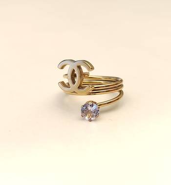 Anti-tarnish, hypoallergenic, spiral wrap design, nickel & lead free. 5