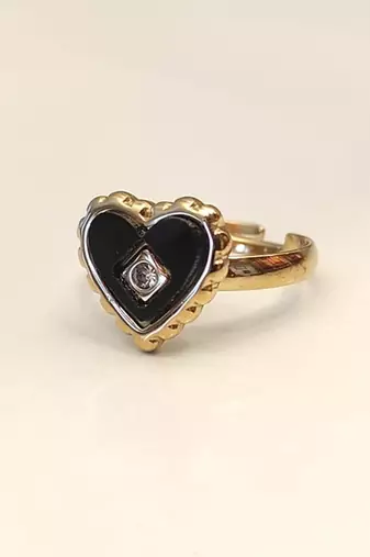 Anti-tarnish, stainless steel, hypoallergenic, mirror finish