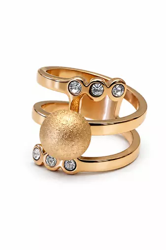 Stainless steel, anti-tarnish, hypoallergenic, textured ball centre.
