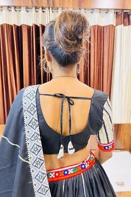 Black Gamthi Print & Mirror Work Blended Cotton Semi Stitched Lehenga Set 2