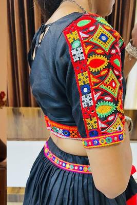 Black Gamthi Print & Mirror Work Blended Cotton Semi Stitched Lehenga Set 2