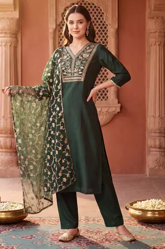Green embroidered straight kurta trousers with dupatta set