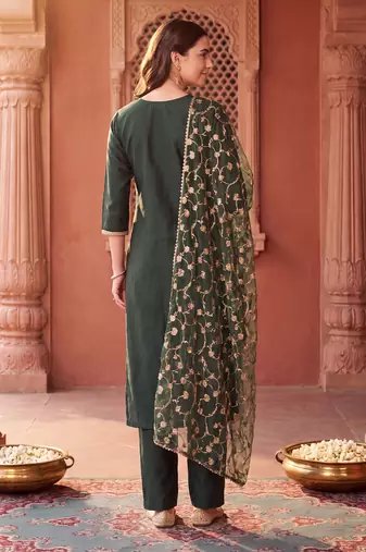 Green embroidered straight kurta trousers with dupatta set