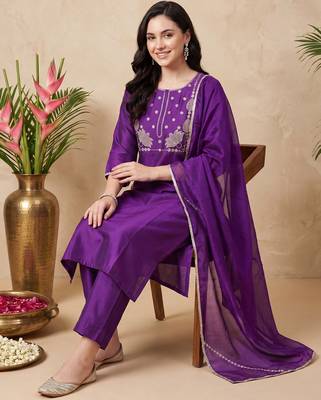 Purple embroidered straight kurta trousers with dupatta set 1