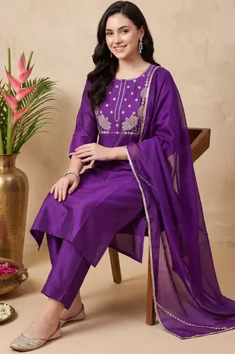 Purple embroidered straight kurta trousers with dupatta set