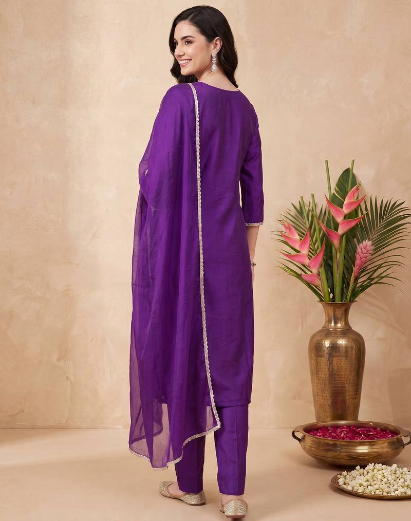 Purple embroidered straight kurta trousers with dupatta set