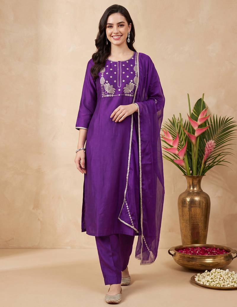 Purple embroidered straight kurta trousers with dupatta set