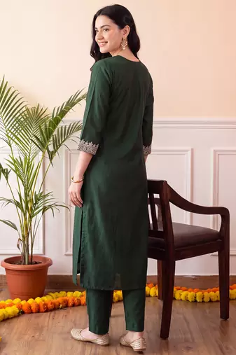 Green embroidered straight kurta trousers with dupatta set