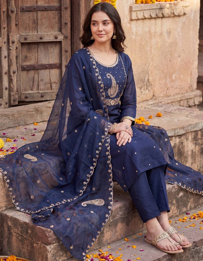 Blue embroidered straight kurta trousers with dupatta set