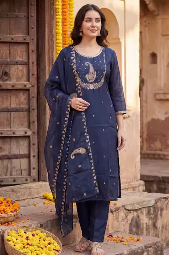 Blue embroidered straight kurta trousers with dupatta set