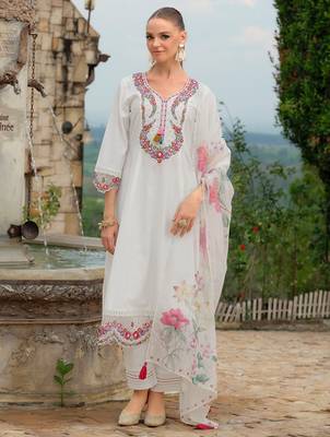 White embroidered a-line kurta trousers with dupatta set 3