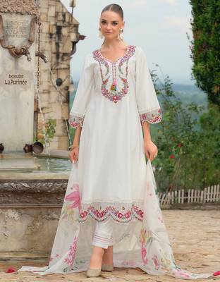White embroidered a-line kurta trousers with dupatta set 4