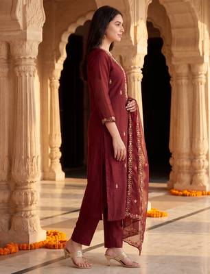 Maroon embroidered straight kurta trousers with dupatta set 4