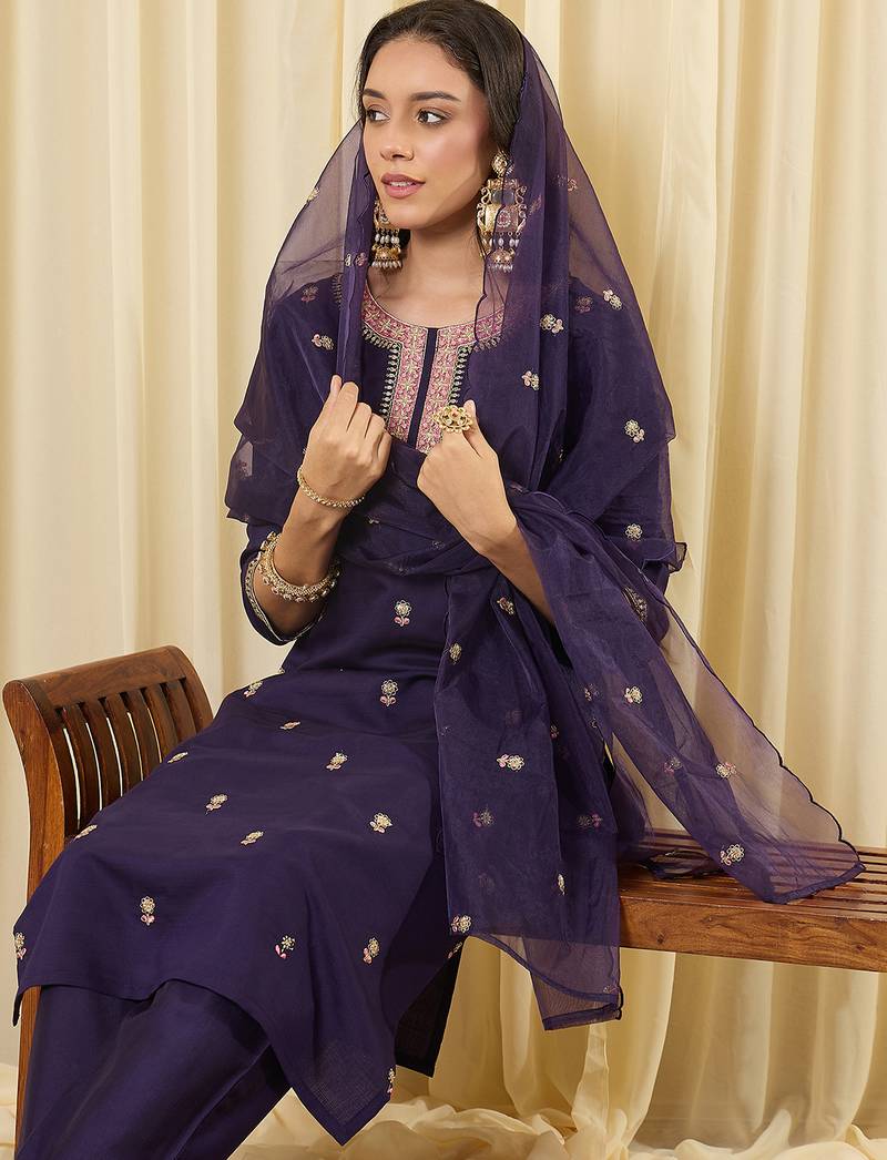 Purple embroidered straight kurta trousers with dupatta set