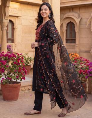 Black embroidered straight kurta trousers with dupatta set 4
