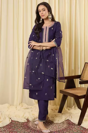 Purple embroidered straight kurta trousers with dupatta set