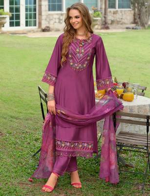Purple embroidered a-line kurta trousers with dupatta set 4