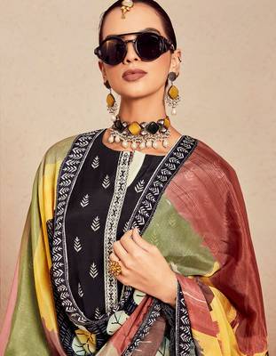 Black printed straight kurta trousers with dupatta set 2