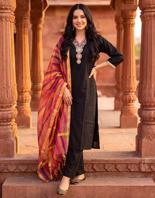 Black embroidered straight kurta trousers with dupatta set 2