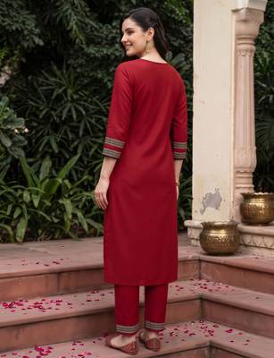 Maroon yoke design straight kurta trousers with dupatta set 3