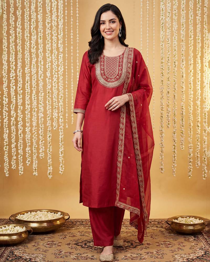 Red embroidered straight kurta trousers with dupatta set