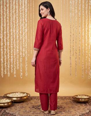 Red embroidered straight kurta trousers with dupatta set 3