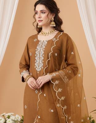 Brown embroidered straight kurta trousers with dupatta set 1