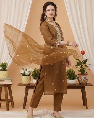 Brown embroidered straight kurta trousers with dupatta set 4