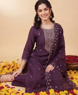 Purple embroidered straight kurta trousers with dupatta set 1