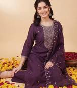 Purple embroidered straight kurta trousers with dupatta set