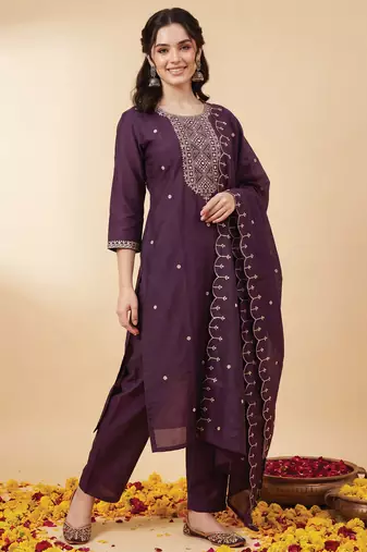 Purple embroidered straight kurta trousers with dupatta set