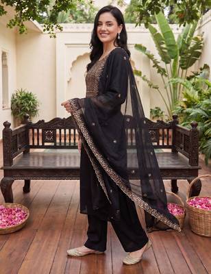 Black embroidered straight kurta trousers with dupatta set 4