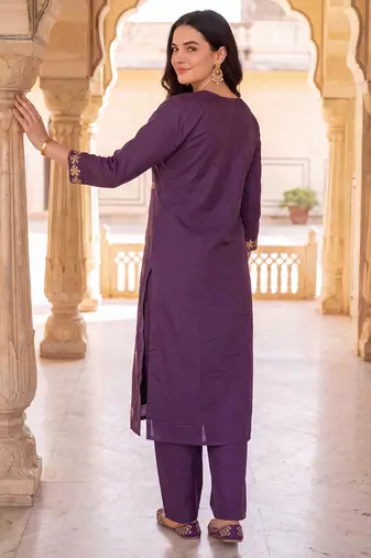 Purple embroidered straight kurta trousers with dupatta set