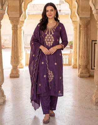 Purple embroidered straight kurta trousers with dupatta set 3