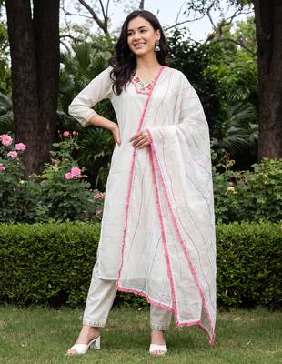 White embroidered straight kurta trousers with dupatta set 3