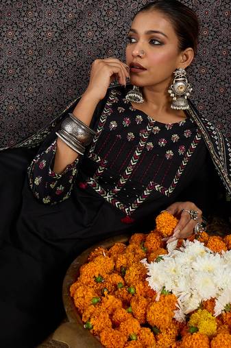 Black printed a-line kurta trousers with dupatta set