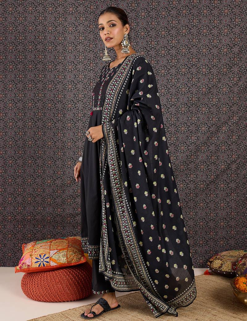 Black printed a-line kurta trousers with dupatta set