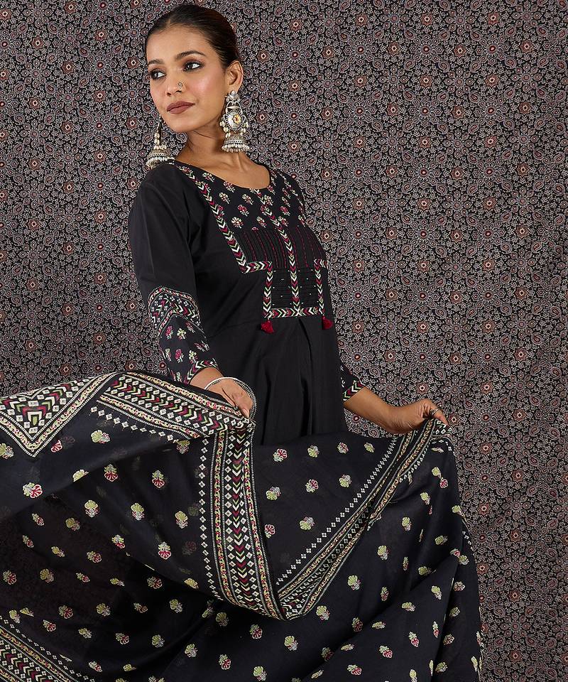 Black printed a-line kurta trousers with dupatta set
