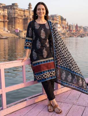 Black printed straight kurta trousers with dupatta set 1