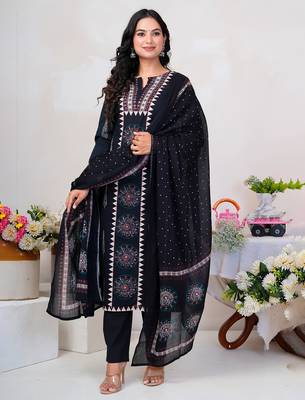 Black printed straight kurta trousers with dupatta set 3