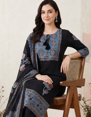 Black printed straight kurta trousers with dupatta set 1
