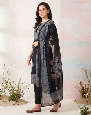 Black printed straight kurta trousers with dupatta set 4