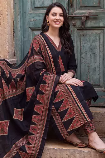Black printed straight kurta trousers with dupatta set