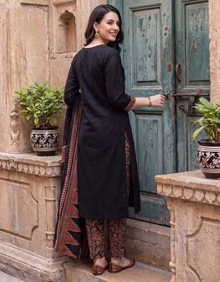 Black printed straight kurta trousers with dupatta set 2
