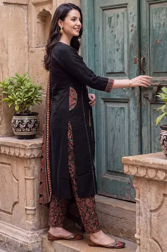 Black printed straight kurta trousers with dupatta set