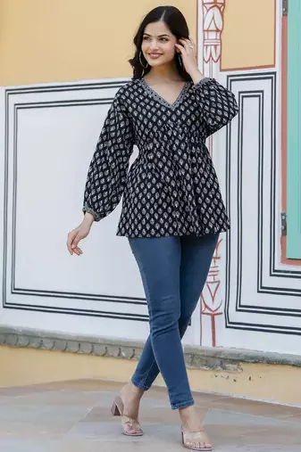 Black cotton printed top for women