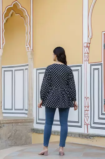 Black cotton printed top for women