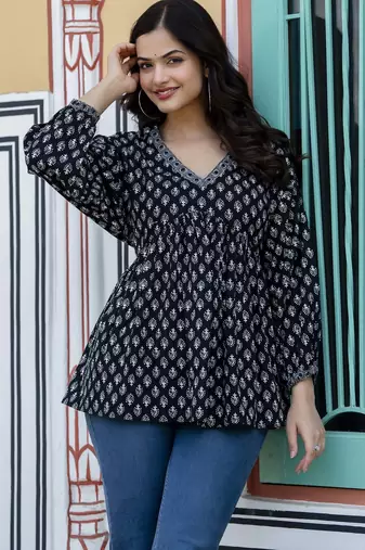 Black cotton printed top for women